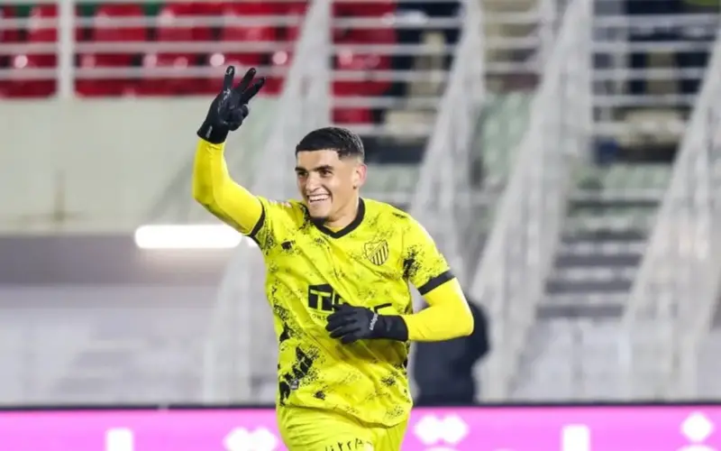 المغرب الفاسي يوافق على انتقال سفيان بنجديدة إلى صفوف الأهلي المصري